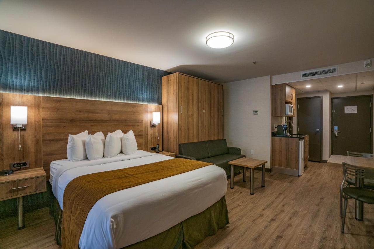 Quality Suites Дрюммондвилл Экстерьер фото