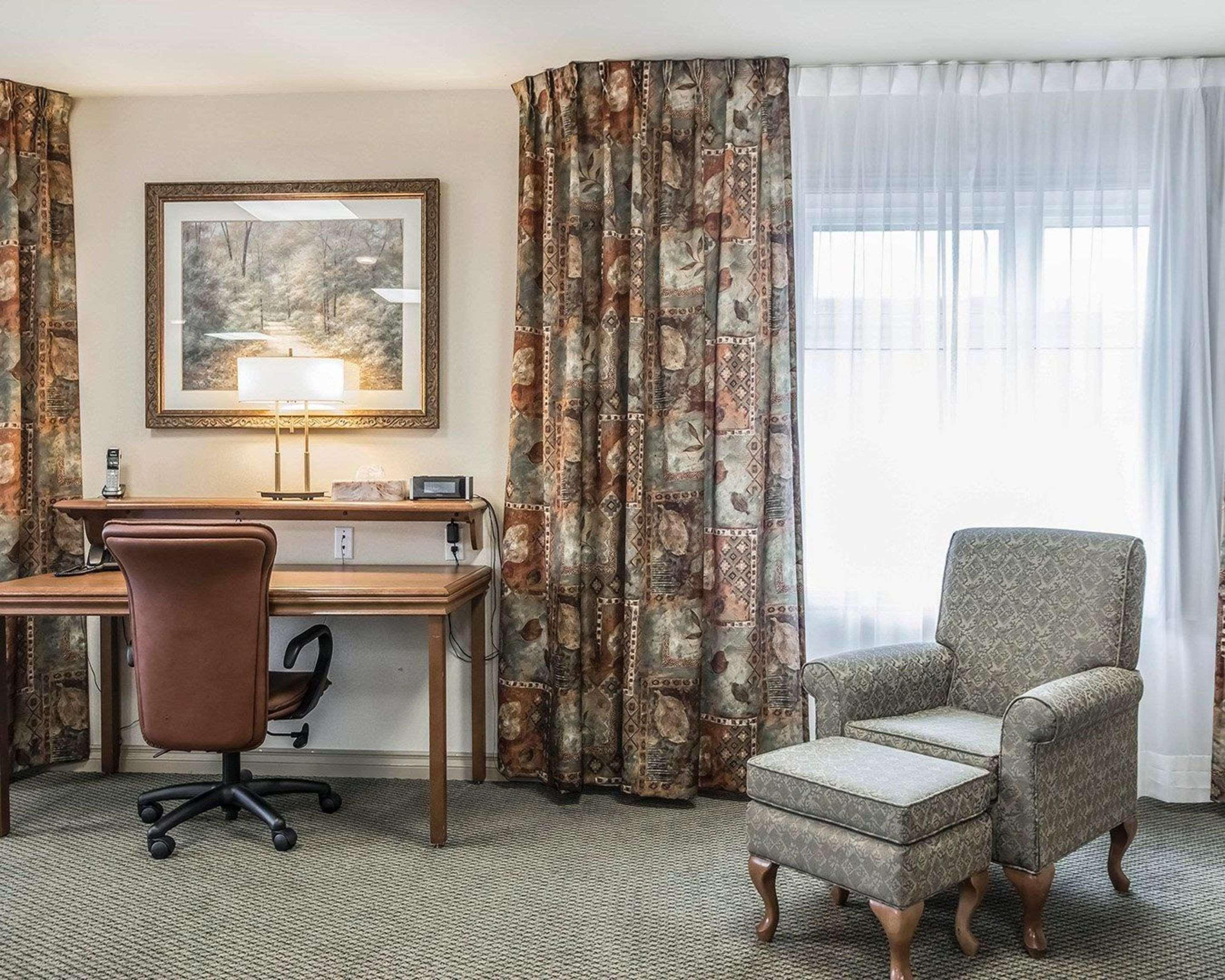 Quality Suites Дрюммондвилл Экстерьер фото