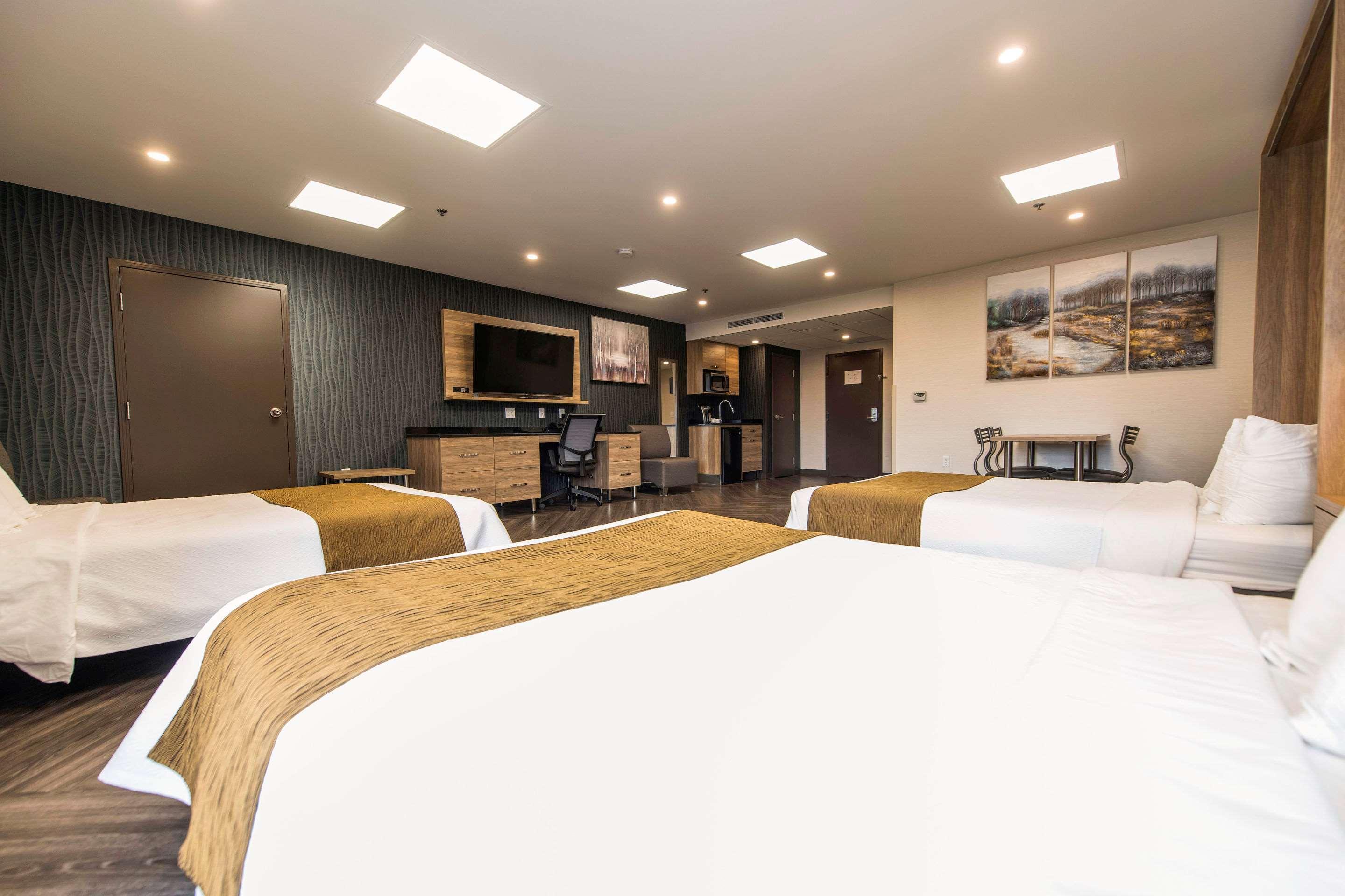 Quality Suites Дрюммондвилл Экстерьер фото