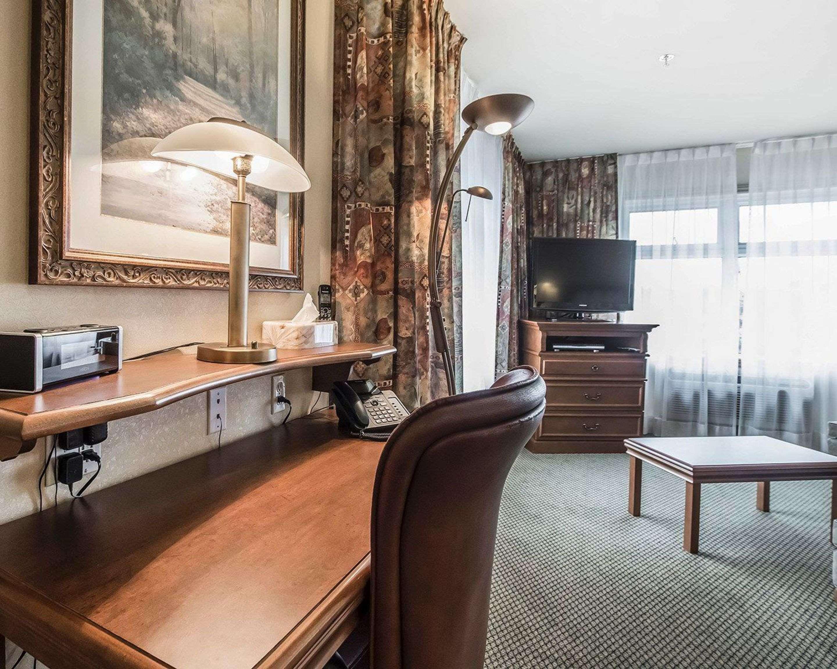 Quality Suites Дрюммондвилл Экстерьер фото
