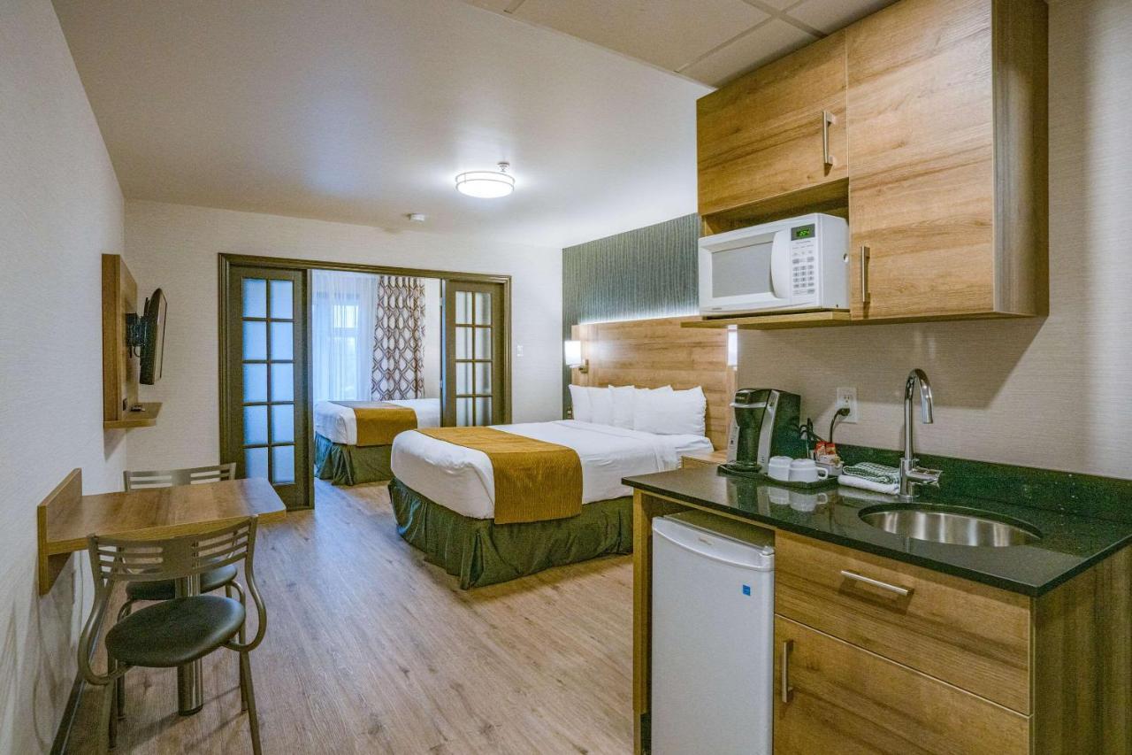 Quality Suites Дрюммондвилл Экстерьер фото